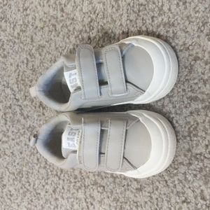H&M toddler boy shoe